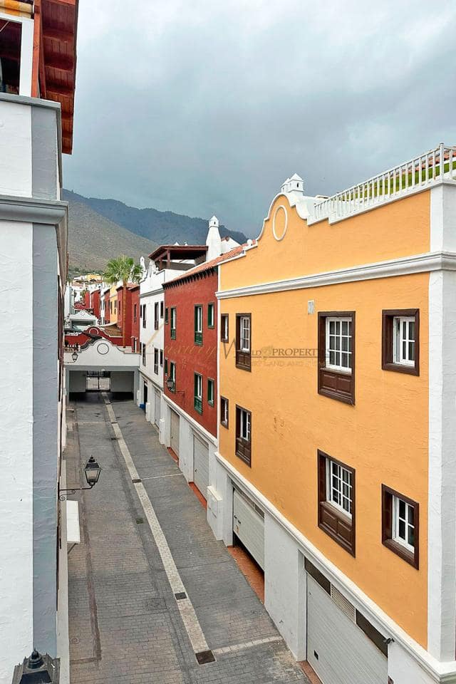 3 soveværelse Villa til salg i Adeje med swimmingpool garage - € 430.000 (Ref: 9160612)