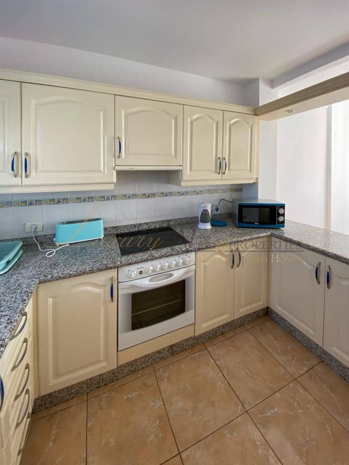 1 slaapkamer Flat te koop in Los Cristianos met zwembad - € 295.000 (Ref: 9163211)