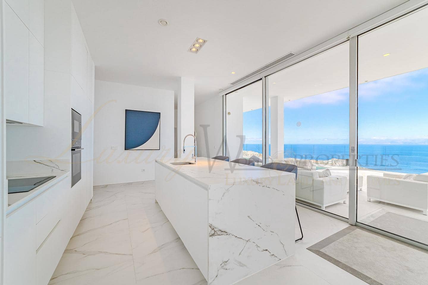 3 bedroom Flat for sale in Los Gigantes with pool garage - € 2,495,000 (Ref: 9164306)