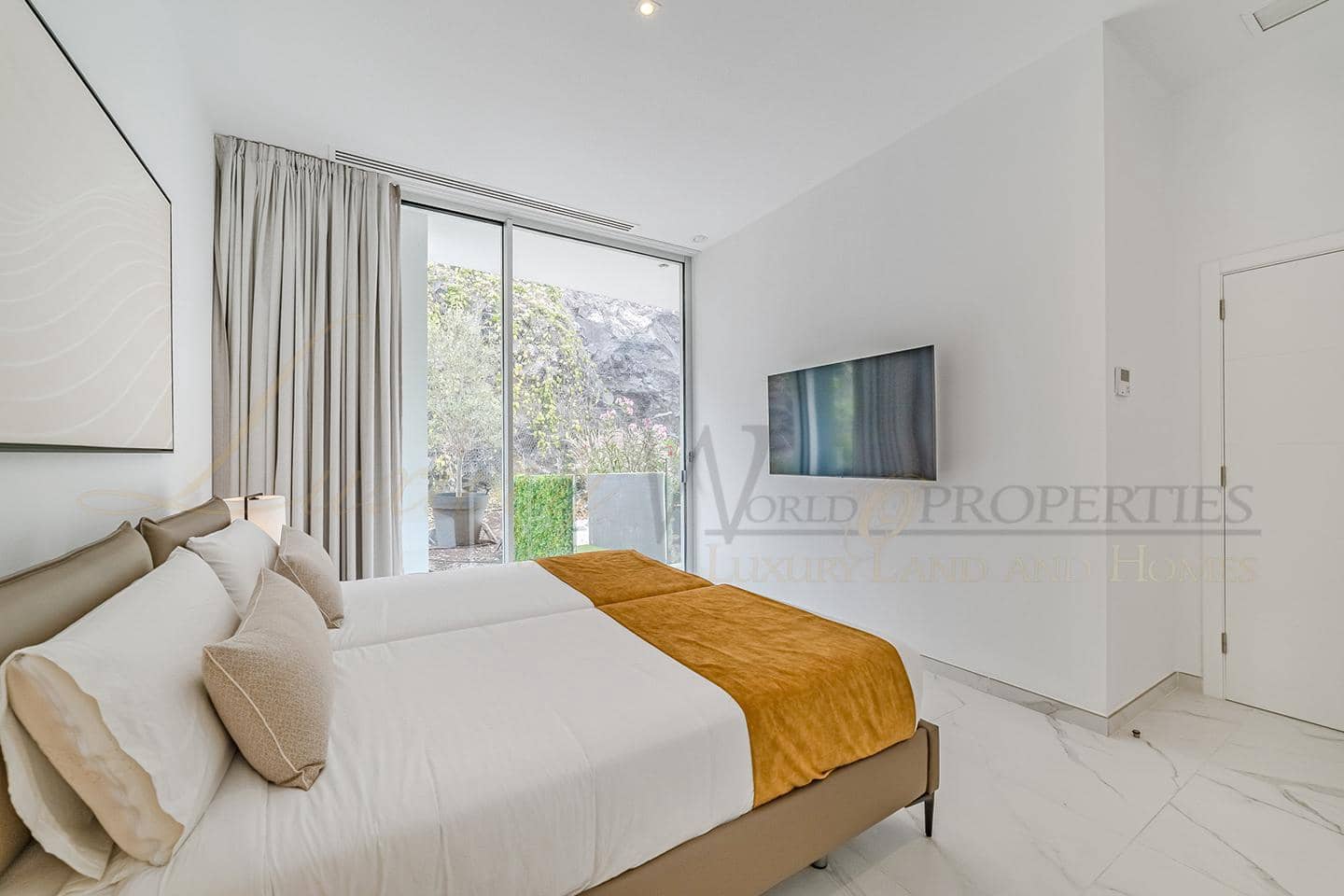 3 bedroom Flat for sale in Los Gigantes with pool garage - € 2,495,000 (Ref: 9164306)