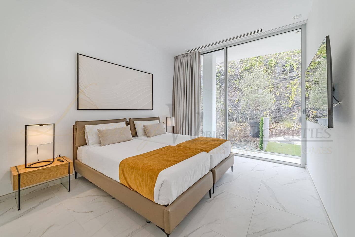 3 bedroom Flat for sale in Los Gigantes with pool garage - € 2,495,000 (Ref: 9164306)