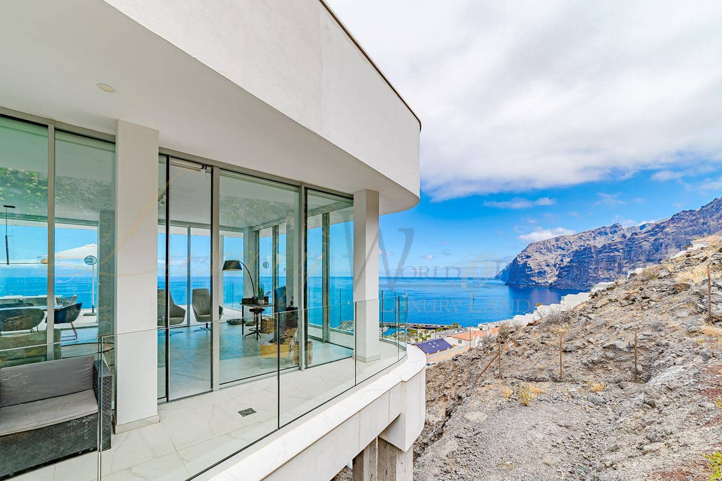 3 bedroom Flat for sale in Los Gigantes with pool garage - € 2,495,000 (Ref: 9164306)