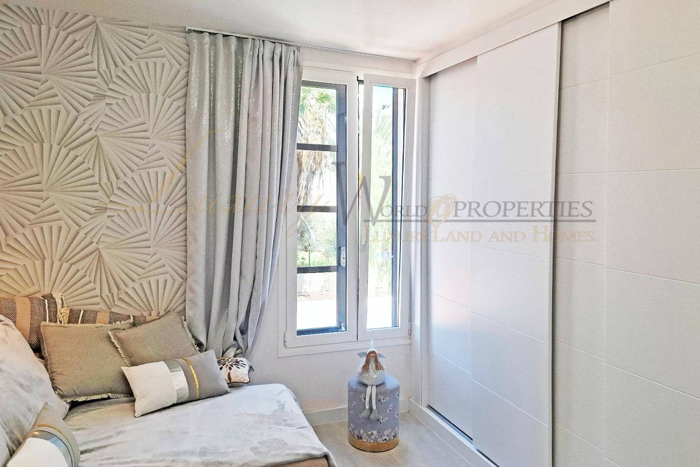 2 soveværelse Lejlighed til salg i Playa de las Americas med swimmingpool - € 590.000 (Ref: 9168228)