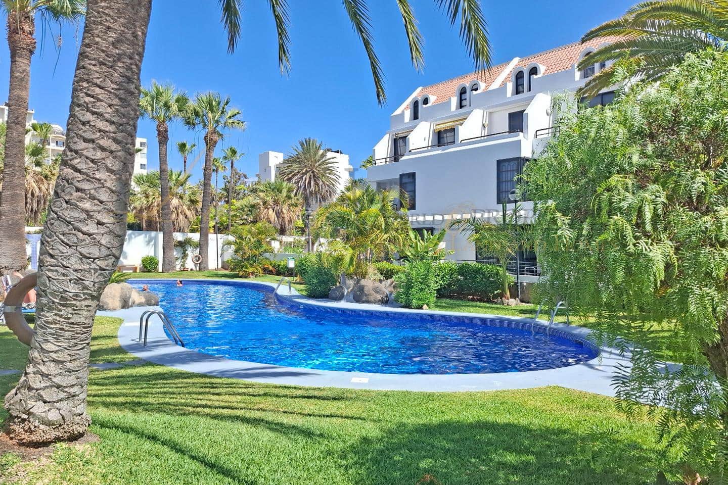 2 soveværelse Lejlighed til salg i Playa de las Americas med swimmingpool - € 590.000 (Ref: 9168228)
