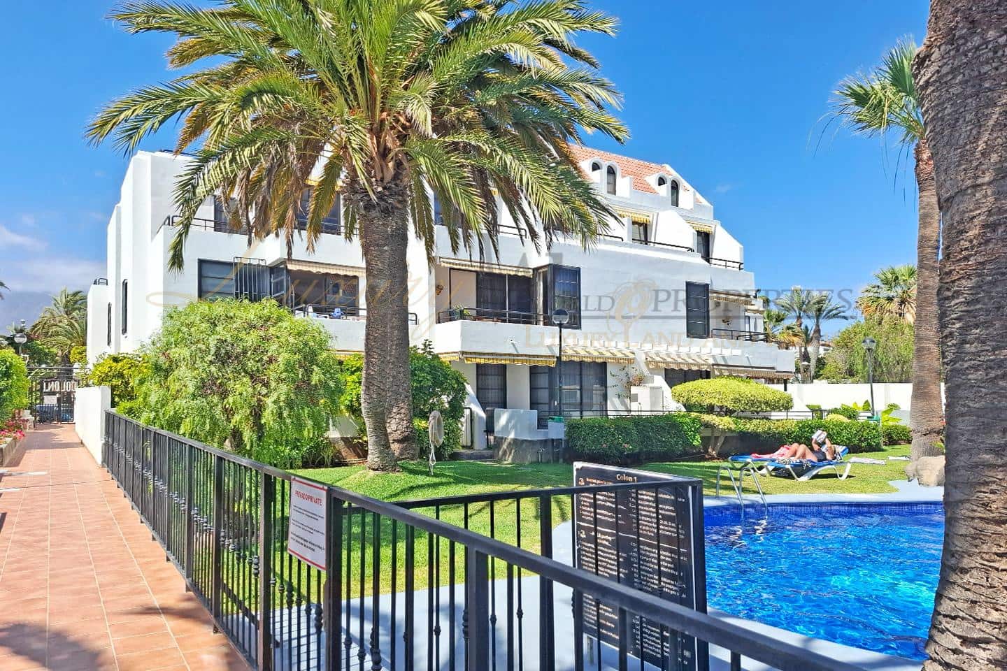 2 soveværelse Lejlighed til salg i Playa de las Americas med swimmingpool - € 590.000 (Ref: 9168228)