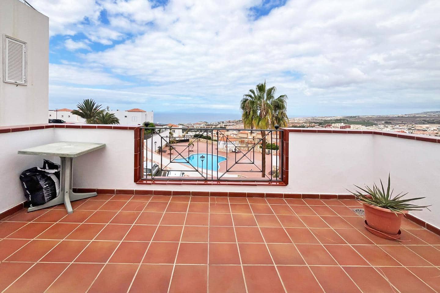 4 soverom Villa til salgs i Costa Adeje med svømmebasseng garasje - € 750 000 (Ref: 9168852)