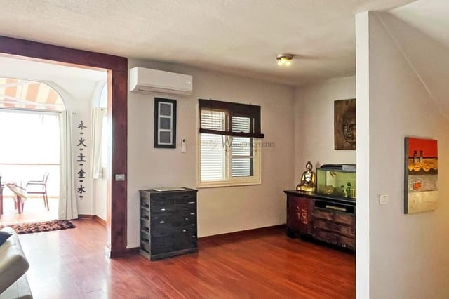 4 soveværelse Villa til salg i Torviscas Centro y Alto, Adeje med swimmingpool garage - € 750.000 (Ref: 9168852)