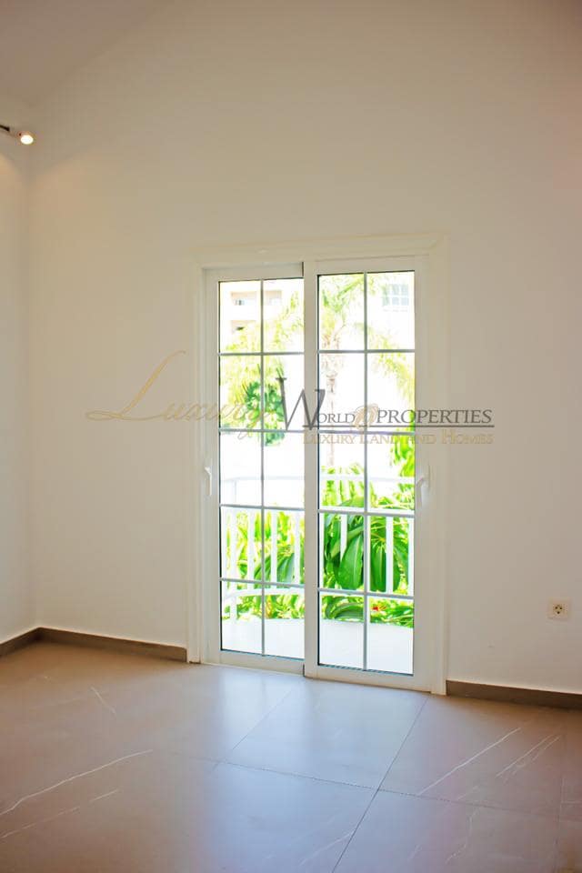 1 slaapkamer Flat te koop in Costa Adeje met zwembad - € 315.000 (Ref: 9187641)