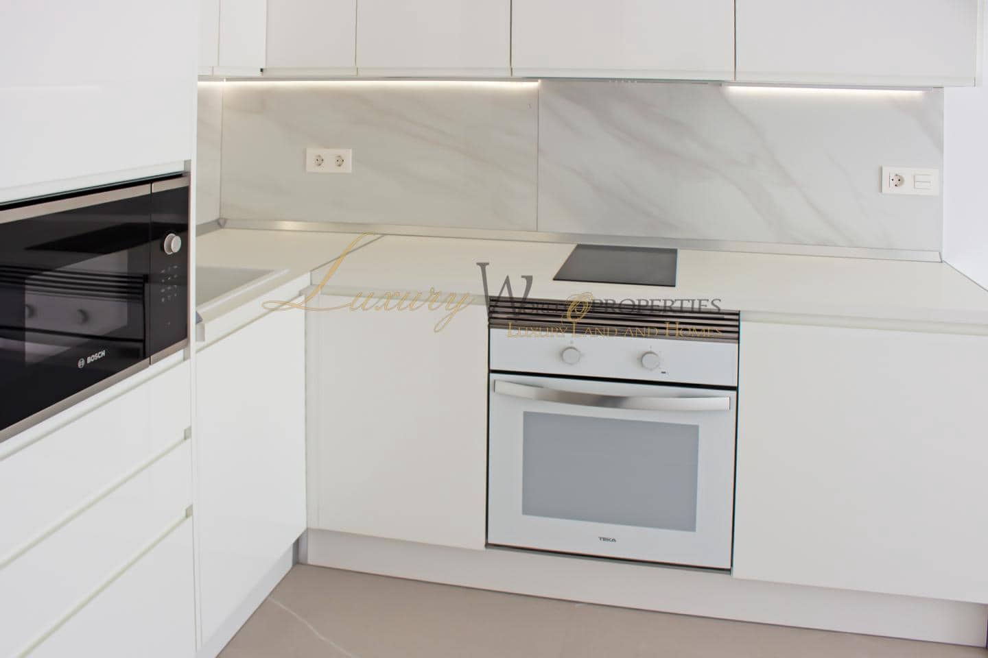 1 slaapkamer Flat te koop in Costa Adeje met zwembad - € 315.000 (Ref: 9187641)