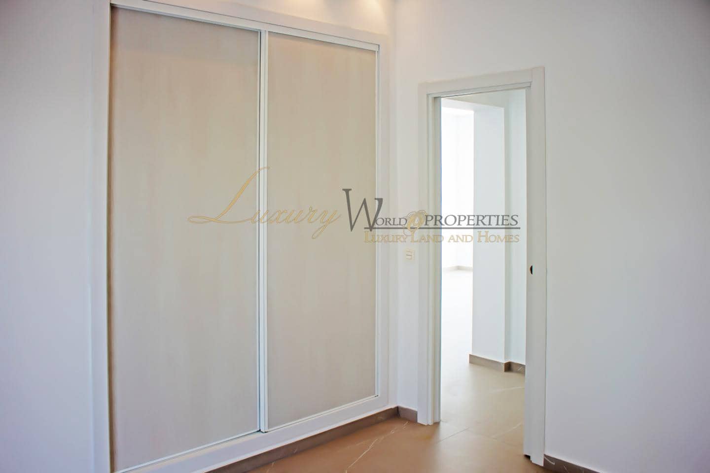 1 slaapkamer Flat te koop in Costa Adeje met zwembad - € 315.000 (Ref: 9187641)