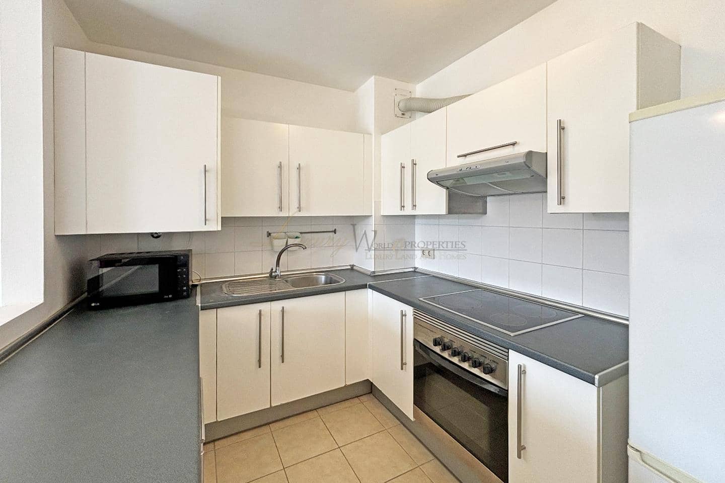 1 bedroom Flat for sale in Llano del Camello with pool garage - € 196,000 (Ref: 9191592)