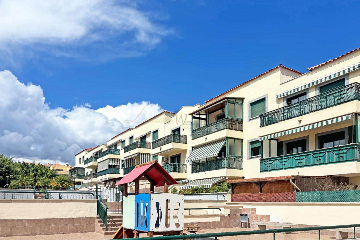 1 bedroom Flat for sale in Llano del Camello with pool garage - € 196,000 (Ref: 9191592)