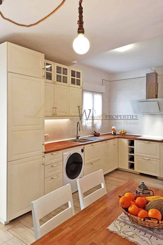 3 soverom Villa til salgs i Los Llanos de Aridane med svømmebasseng garasje - € 350 000 (Ref: 9193077)