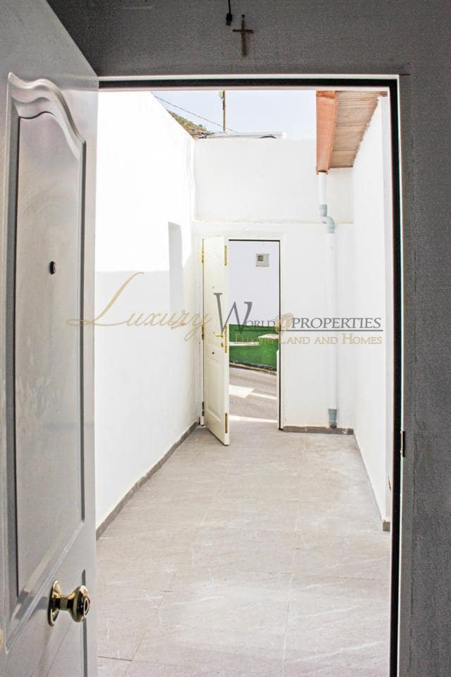 3 soverom Villa til salgs i Los Llanos de Aridane med svømmebasseng garasje - € 350 000 (Ref: 9193077)