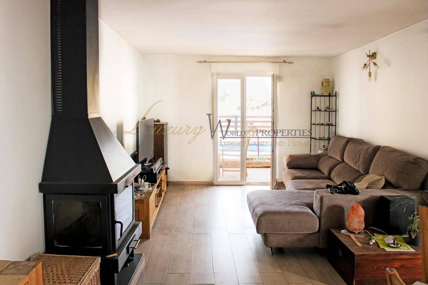 3 soverom Villa til salgs i Los Llanos de Aridane med svømmebasseng garasje - € 350 000 (Ref: 9193077)