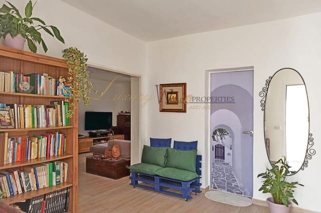 3 soveværelse Villa til salg i Los Llanos de Aridane med swimmingpool garage - € 350.000 (Ref: 9193077)