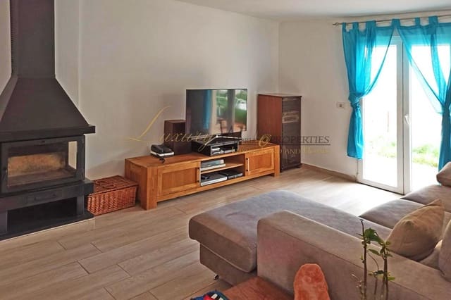 3 soveværelse Villa til salg i Los Llanos de Aridane med swimmingpool garage - € 350.000 (Ref: 9193077)