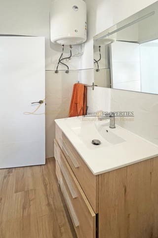 2 soverom Leilighet til salgs i Costa del Silencio, Arona med svømmebasseng - € 210 000 (Ref: 9196926)