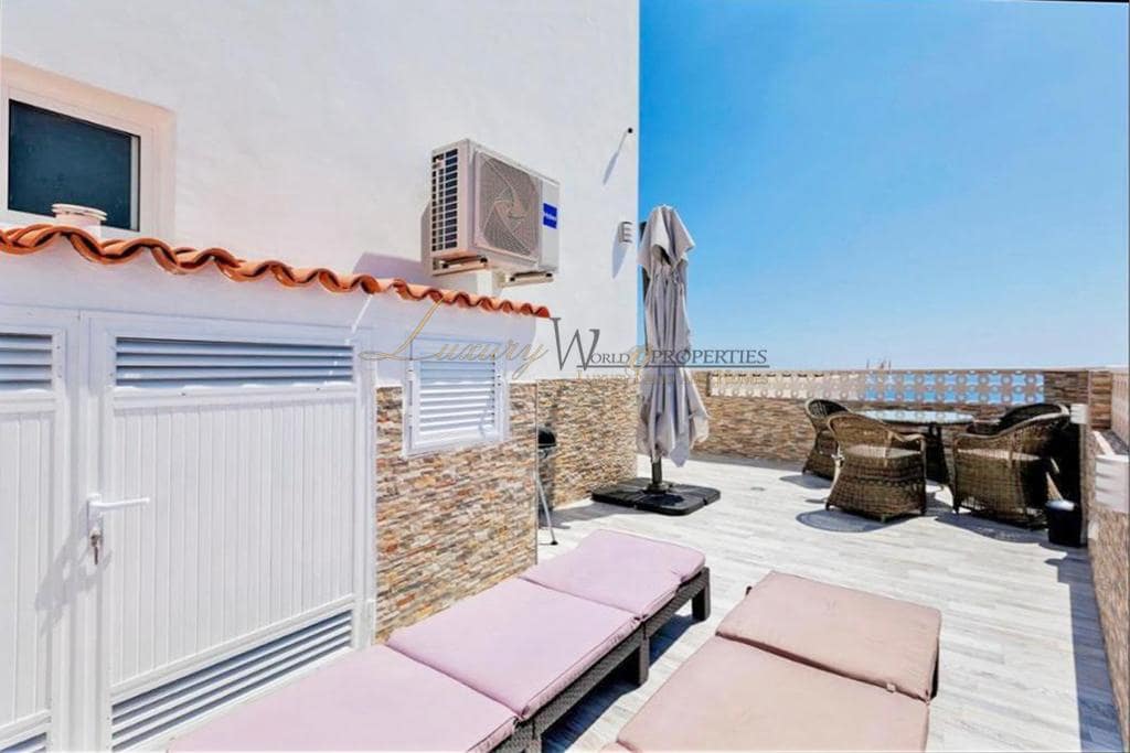 3 soveværelse Villa til salg i Costa Adeje med swimmingpool garage - € 630.000 (Ref: 9235261)