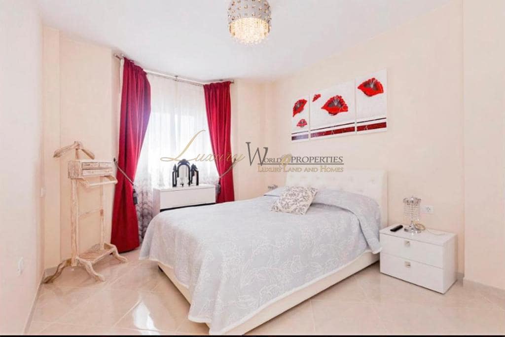 3 soveværelse Villa til salg i Costa Adeje med swimmingpool garage - € 630.000 (Ref: 9235261)