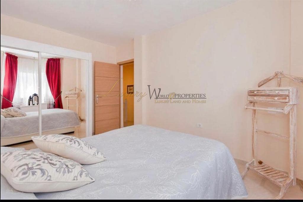 3 soveværelse Villa til salg i Costa Adeje med swimmingpool garage - € 630.000 (Ref: 9235261)