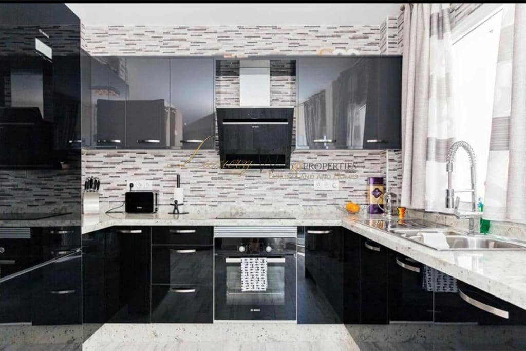 3 soveværelse Villa til salg i Costa Adeje med swimmingpool garage - € 630.000 (Ref: 9235261)