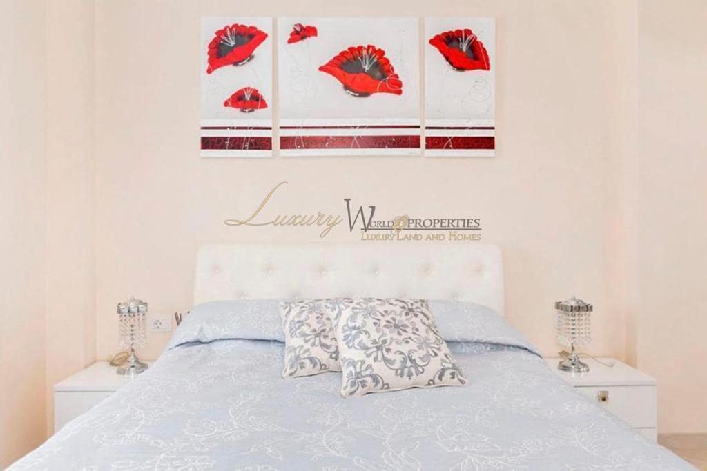 3 soveværelse Villa til salg i Costa Adeje med swimmingpool garage - € 630.000 (Ref: 9235261)