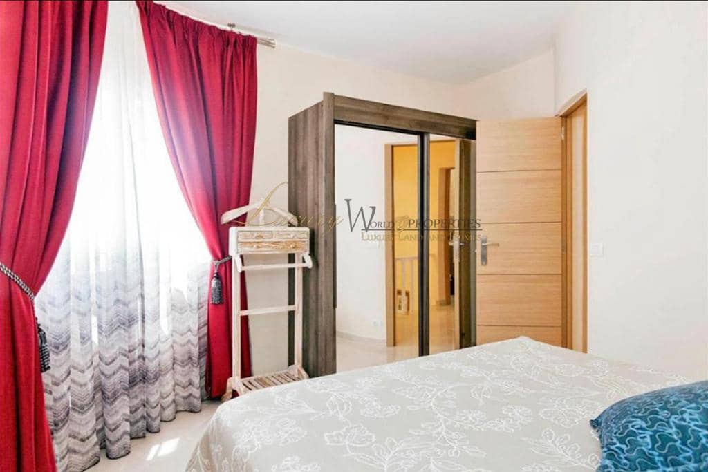 3 soveværelse Villa til salg i Costa Adeje med swimmingpool garage - € 630.000 (Ref: 9235261)