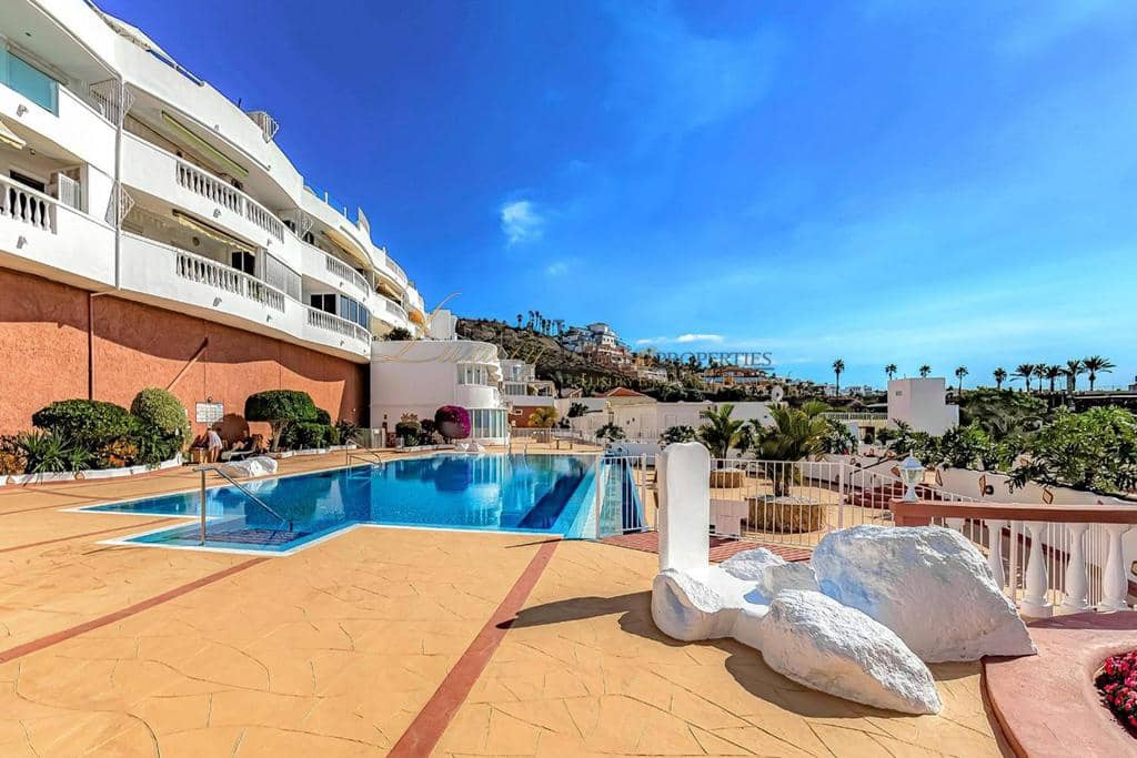 3 soveværelse Villa til salg i Costa Adeje med swimmingpool garage - € 630.000 (Ref: 9235261)