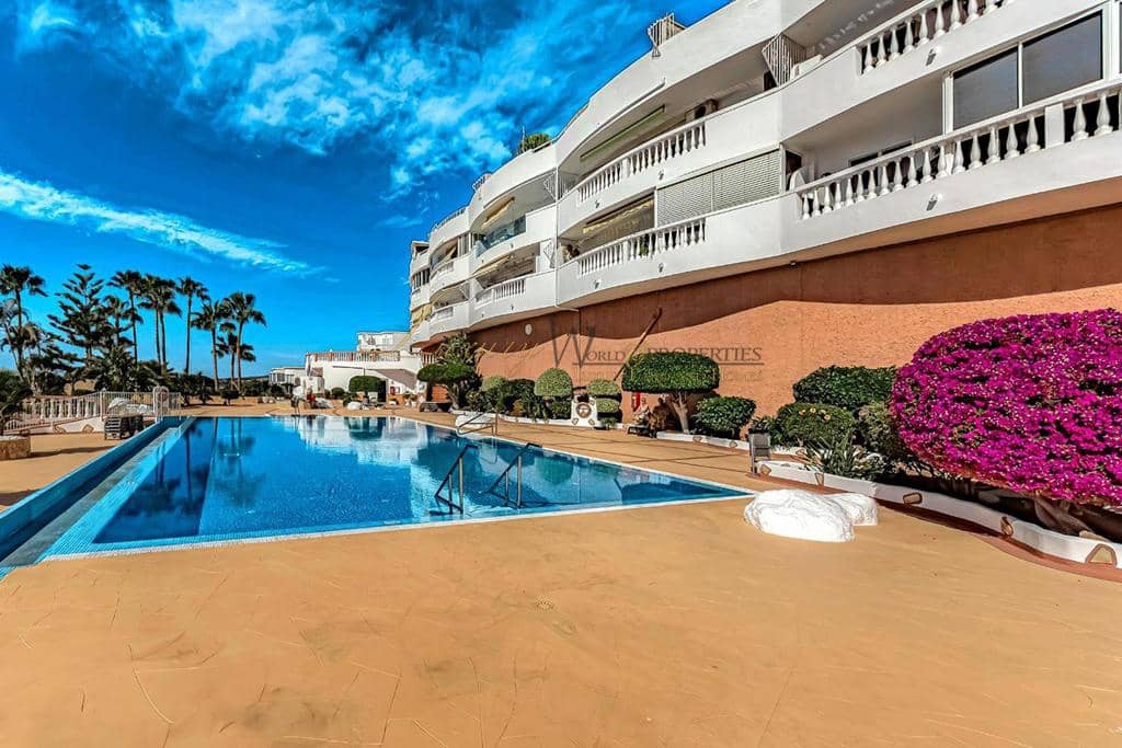 3 soveværelse Villa til salg i Costa Adeje med swimmingpool garage - € 630.000 (Ref: 9235261)