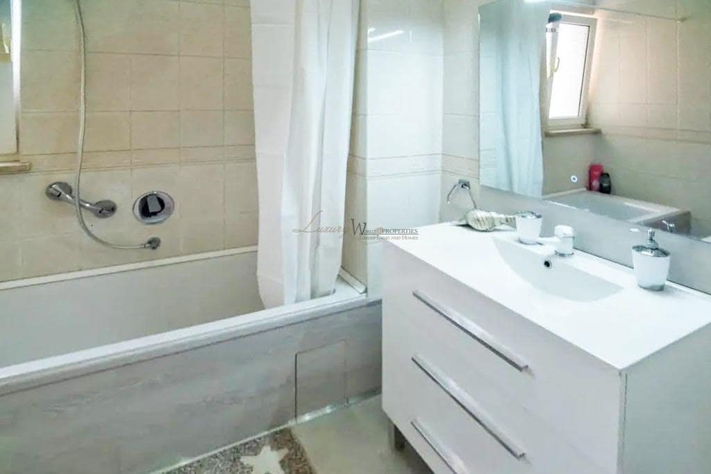 1 soverom Leilighet til salgs i Chayofa med svømmebasseng - € 235 000 (Ref: 9254150)