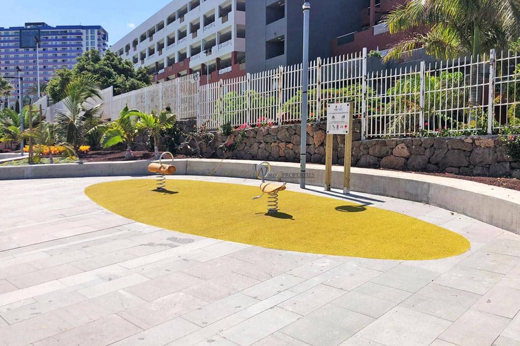 1 quarto Apartamento para venda em Playa Paraiso com piscina garagem - 280 000 € (Ref: 9293939)