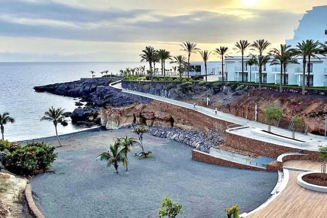 1 bedroom Flat for sale in Playa Paraiso, Adeje with pool garage - € 280,000 (Ref: 9293939)