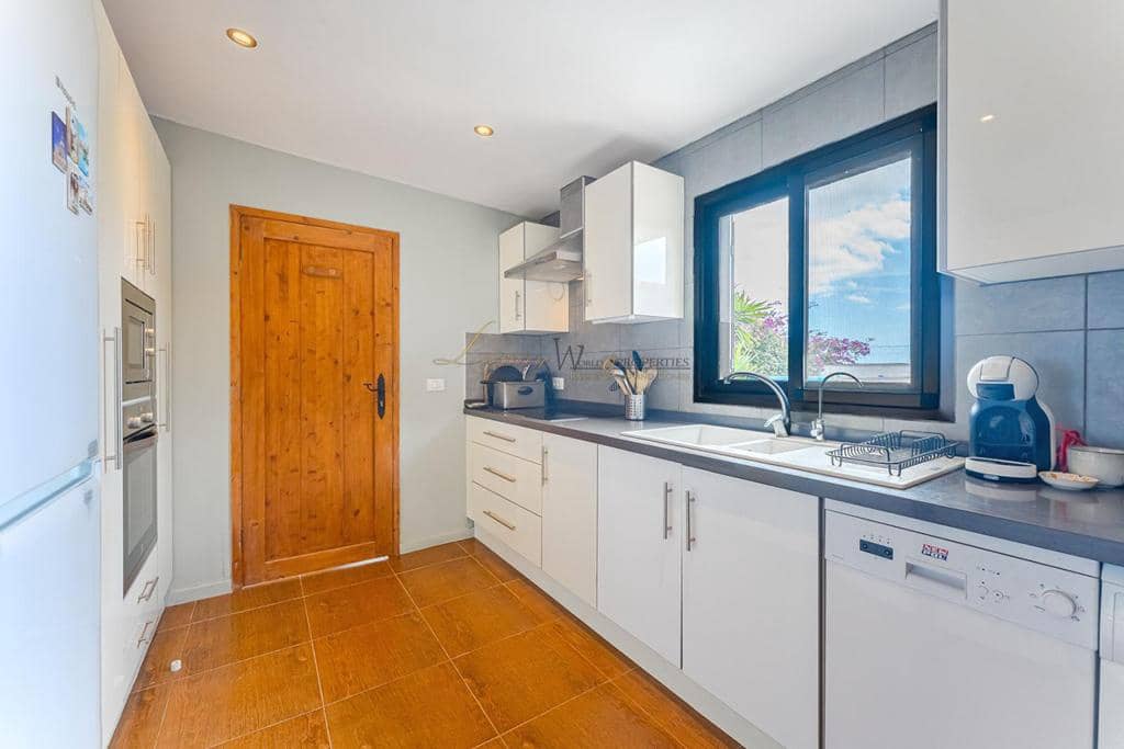 Chalet de 3 habitaciones en Granadilla de Abona en venta con piscina garaje - 389.000 € (Ref: 9298787)