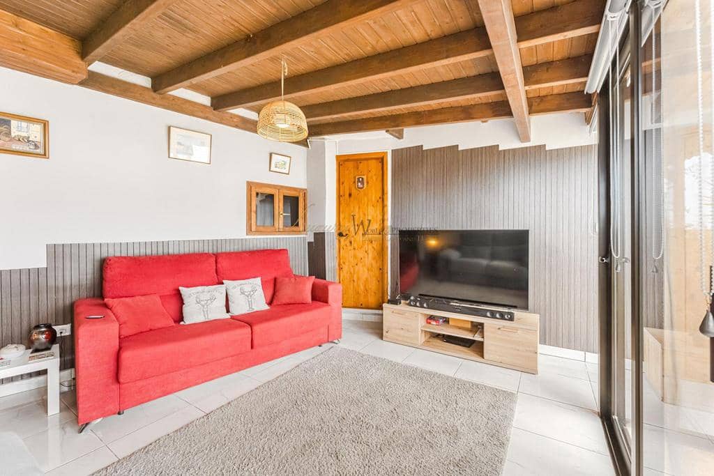 Chalet de 3 habitaciones en Granadilla de Abona en venta con piscina garaje - 389.000 € (Ref: 9298787)