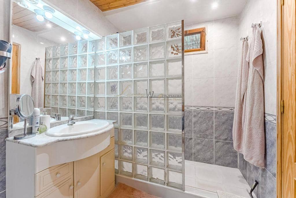 Chalet de 3 habitaciones en Granadilla de Abona en venta con piscina garaje - 389.000 € (Ref: 9298787)