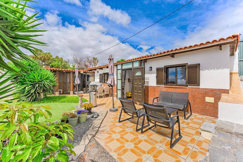 Chalet de 3 habitaciones en Granadilla de Abona en venta con piscina garaje - 389.000 € (Ref: 9298787)