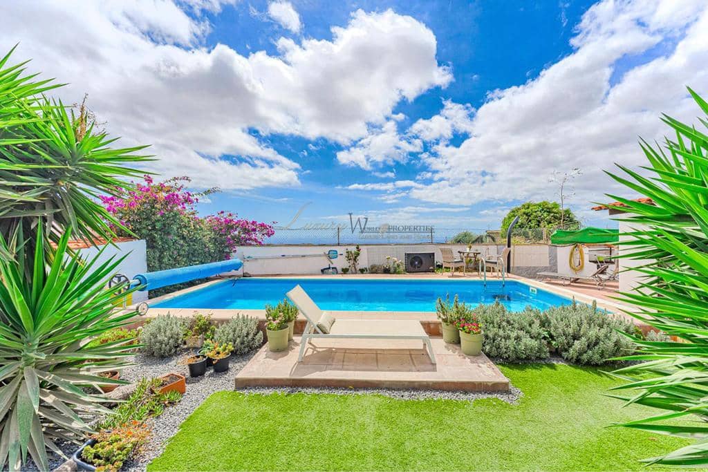 Chalet de 3 habitaciones en Granadilla de Abona en venta con piscina garaje - 389.000 € (Ref: 9298787)