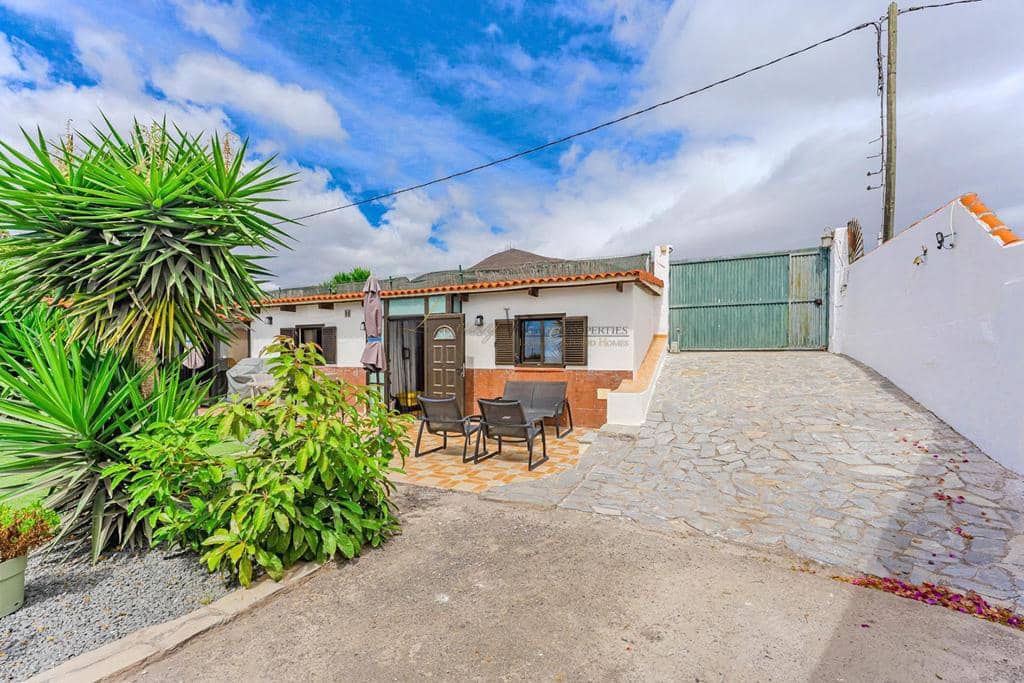 Chalet de 3 habitaciones en Granadilla de Abona en venta con piscina garaje - 389.000 € (Ref: 9298787)