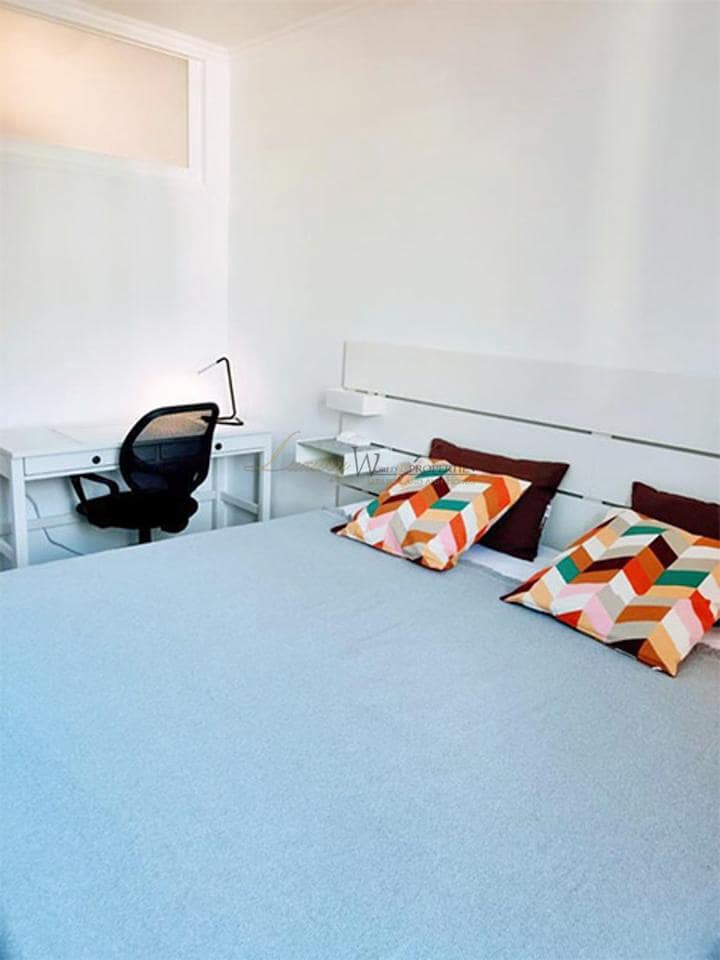 2 slaapkamer Flat te koop in Playa de las Americas met zwembad - € 650.000 (Ref: 9298973)