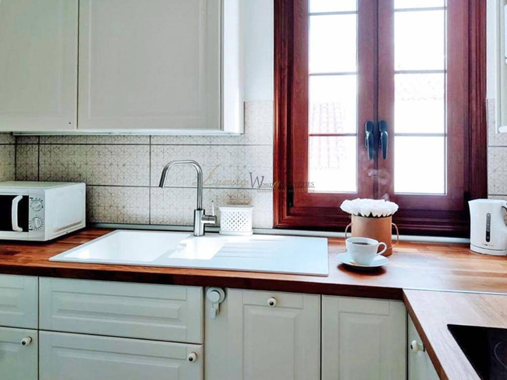 2 slaapkamer Flat te koop in Playa de las Americas met zwembad - € 650.000 (Ref: 9298973)