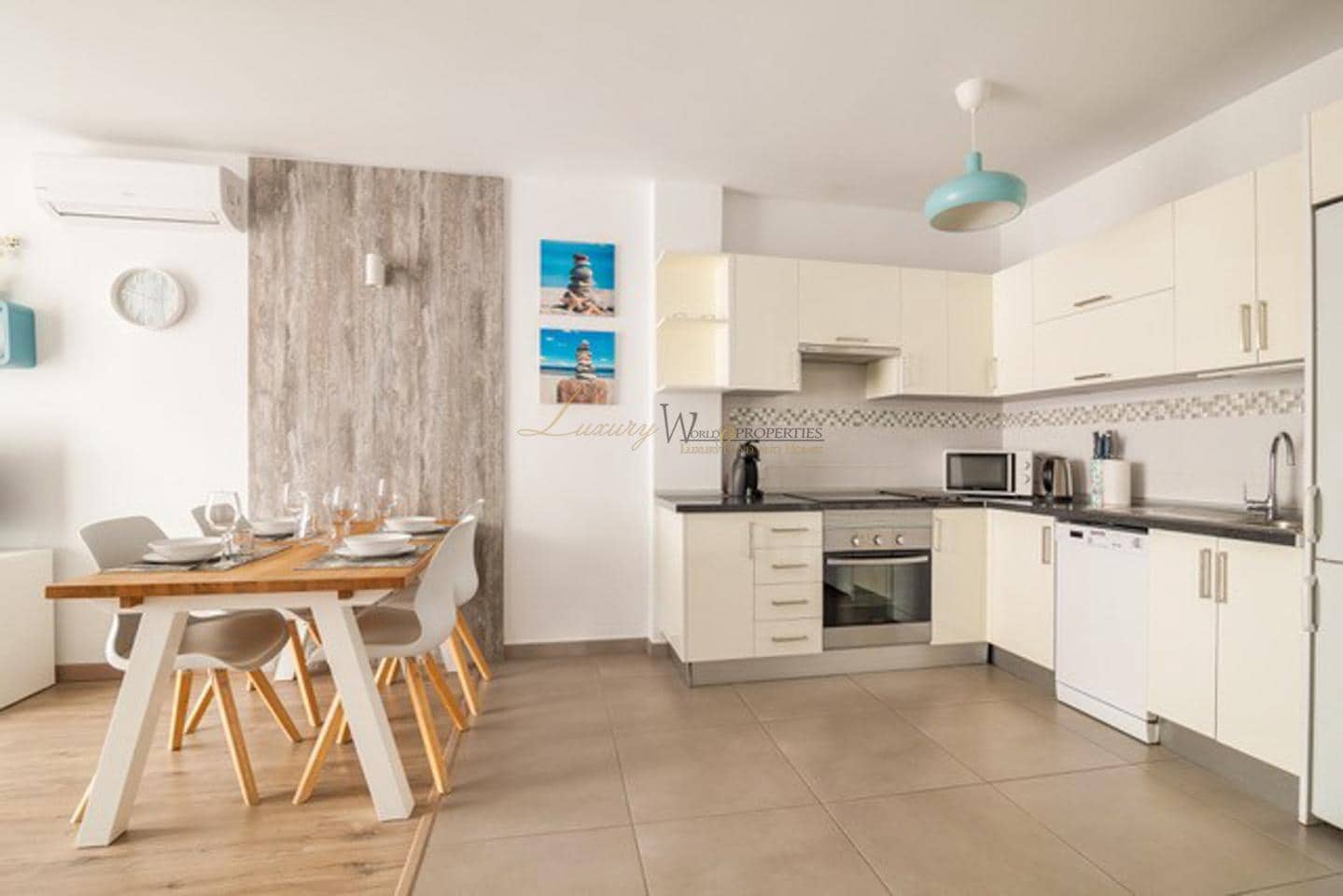 1 soverom Leilighet til salgs i Playa Paraiso med svømmebasseng - € 220 000 (Ref: 9335584)