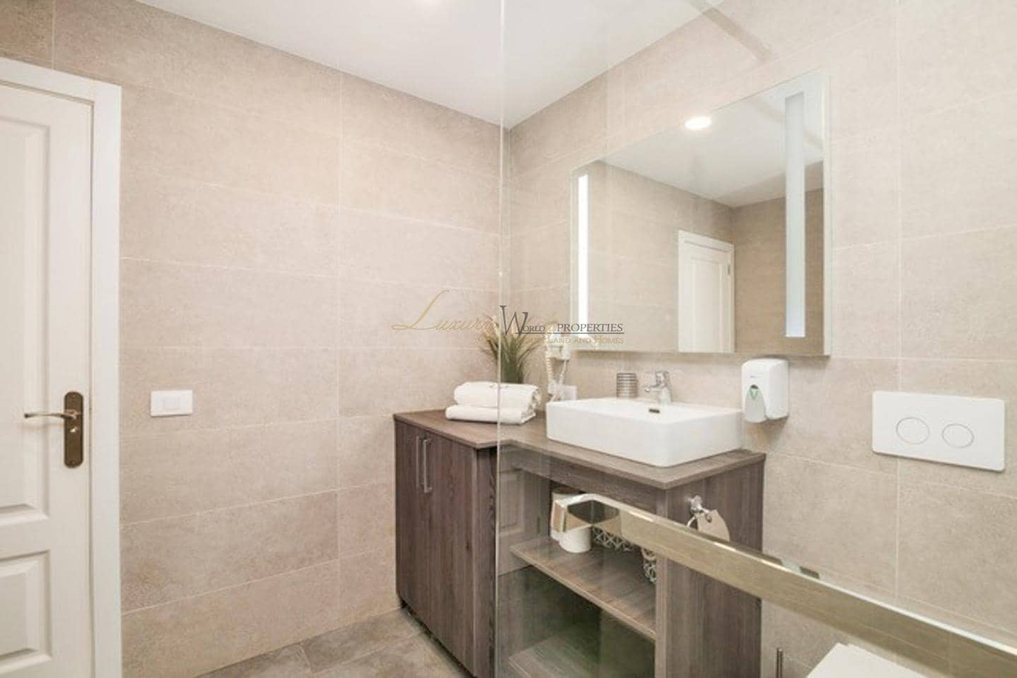 1 soverom Leilighet til salgs i Playa Paraiso med svømmebasseng - € 220 000 (Ref: 9335584)