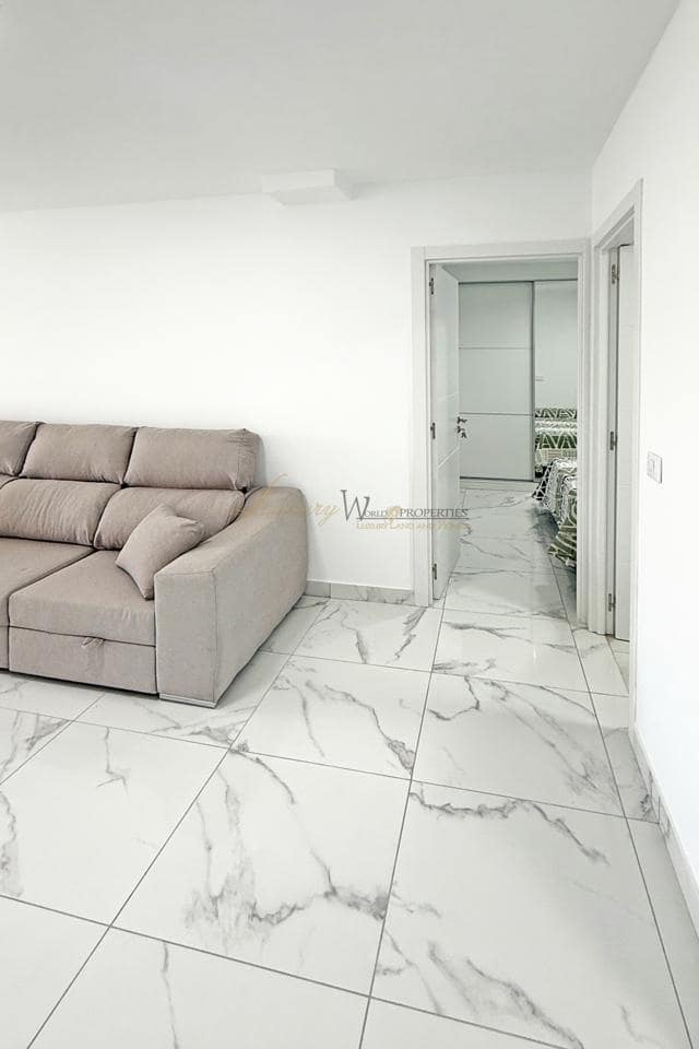 Piso de 2 habitaciones en Los Cristianos en venta - 540.000 € (Ref: 9337162)