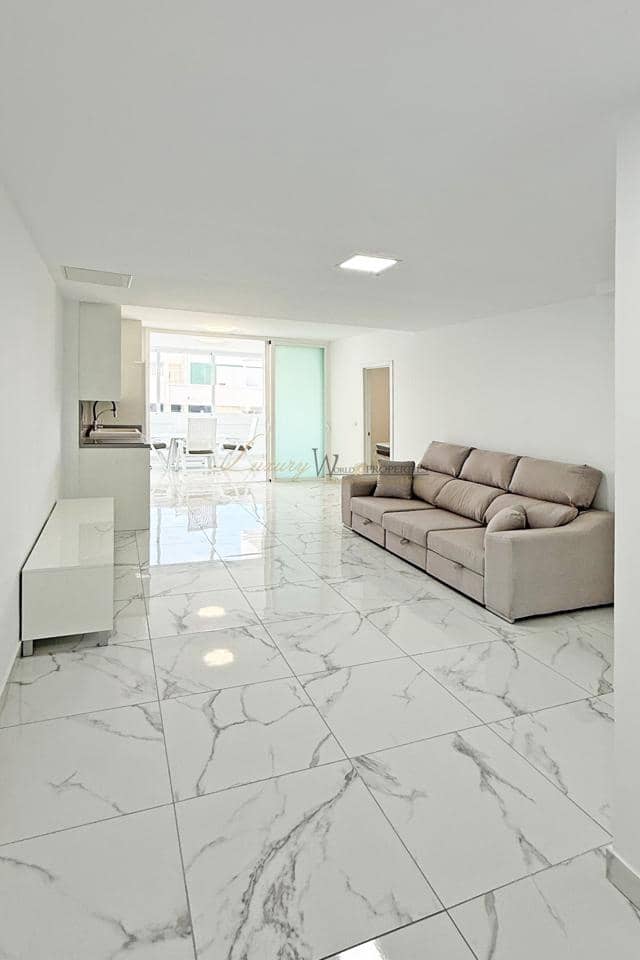 Piso de 2 habitaciones en Los Cristianos en venta - 540.000 € (Ref: 9337162)