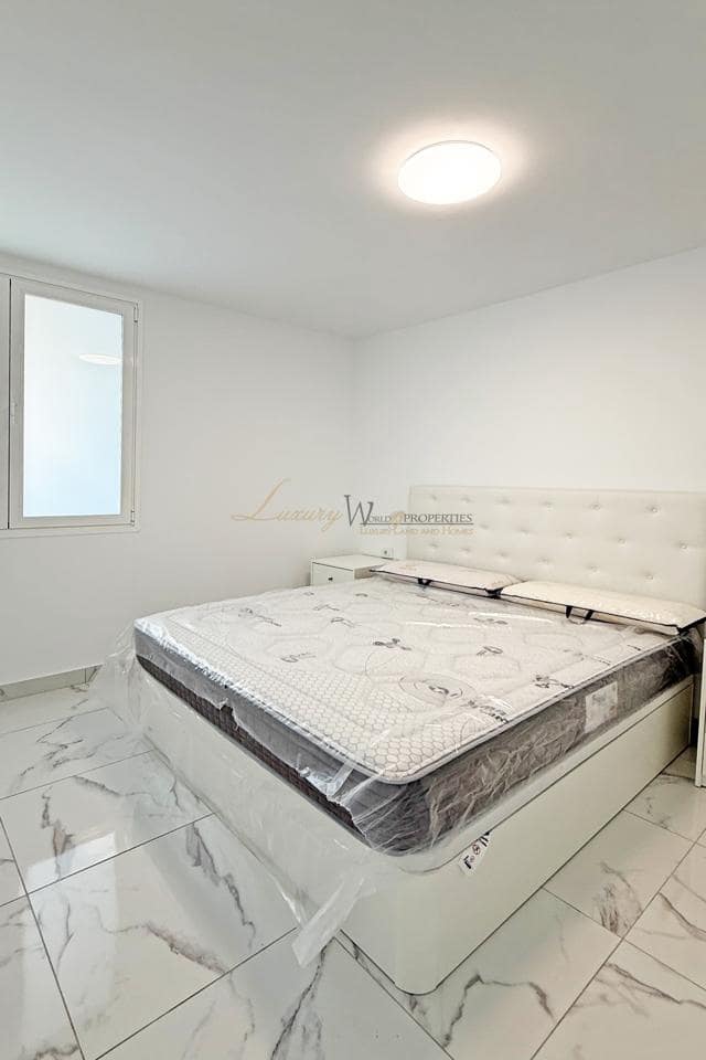 Piso de 2 habitaciones en Los Cristianos en venta - 540.000 € (Ref: 9337162)