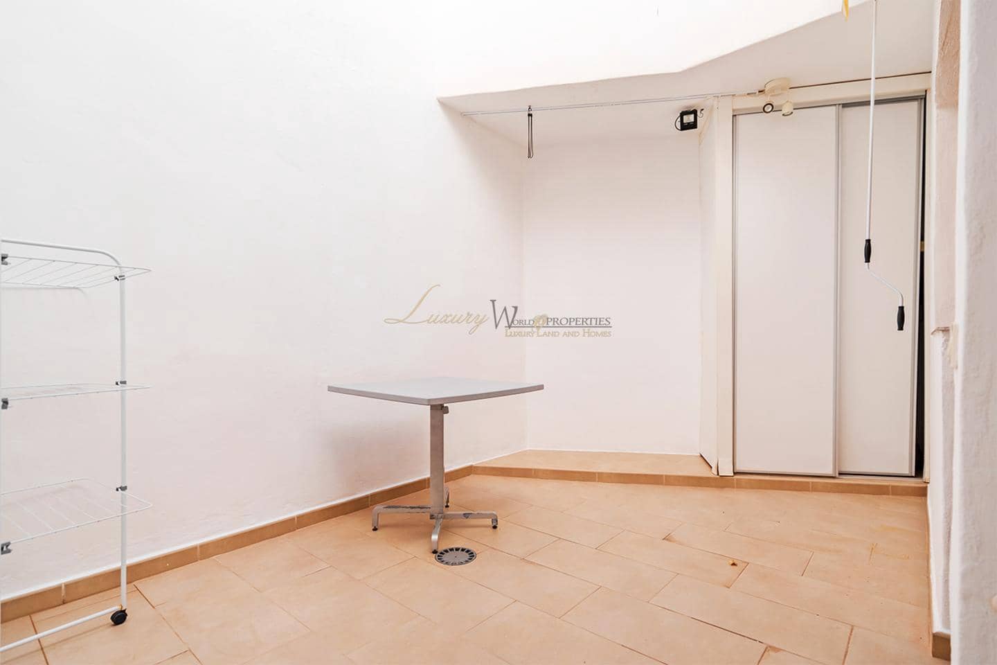 Piso de 2 habitaciones en Los Cristianos en venta con piscina - 585.000 € (Ref: 9345695)