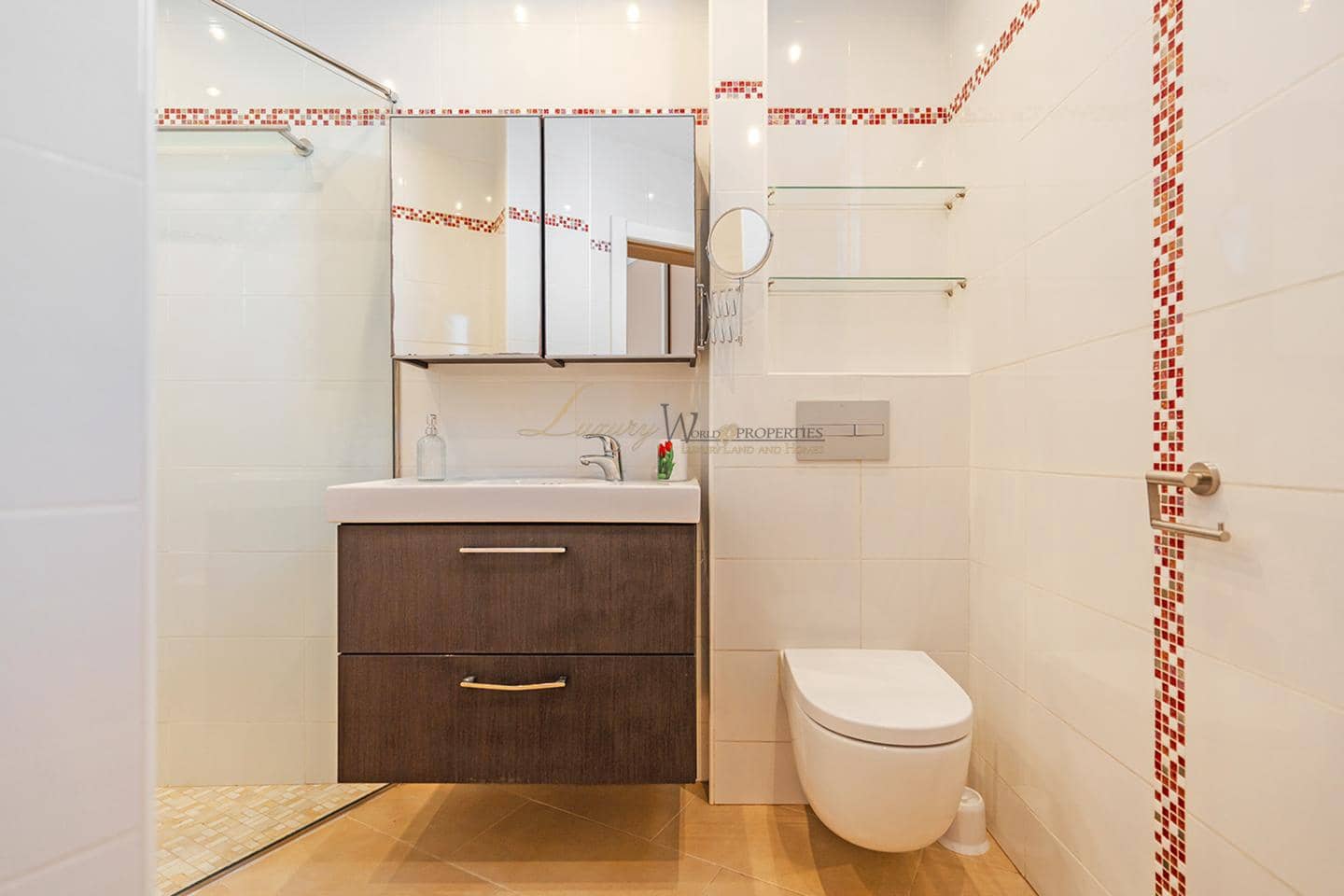 Piso de 2 habitaciones en Los Cristianos en venta con piscina - 585.000 € (Ref: 9345695)