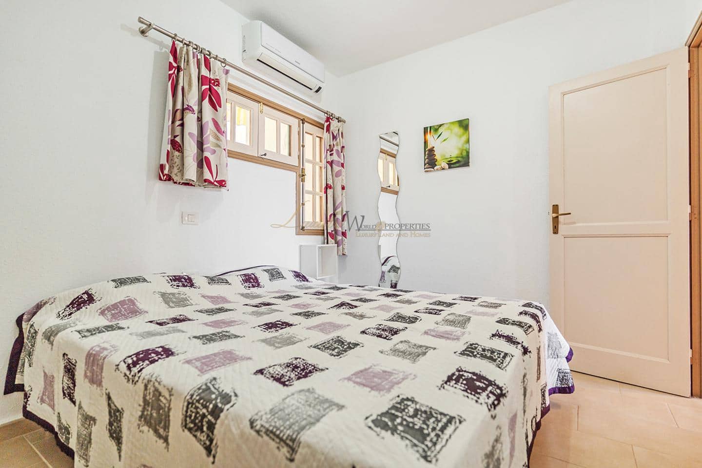 Piso de 2 habitaciones en Los Cristianos en venta con piscina - 585.000 € (Ref: 9345695)