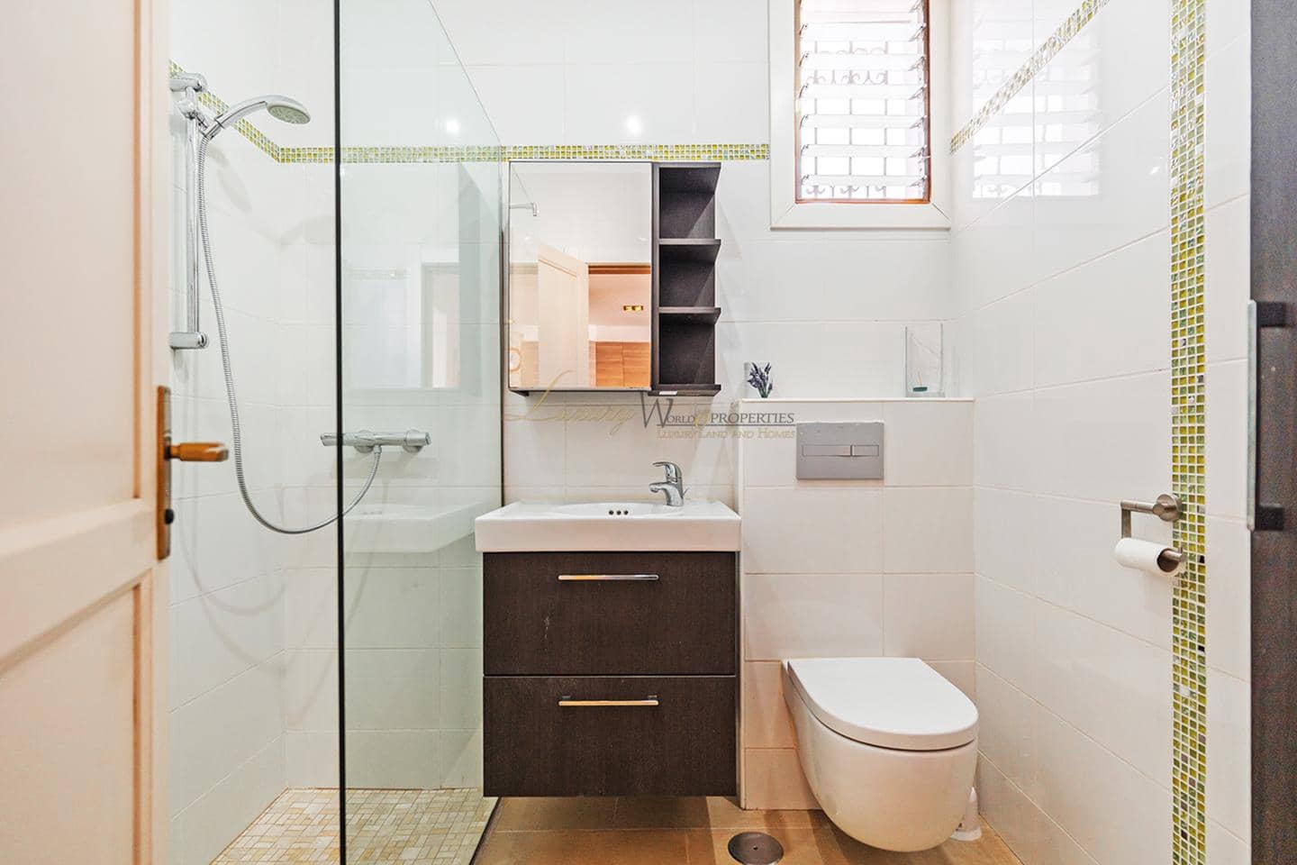 Piso de 2 habitaciones en Los Cristianos en venta con piscina - 585.000 € (Ref: 9345695)